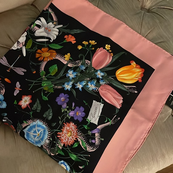 Nwot Gucci flora snake print scarf - Picture 6 of 8